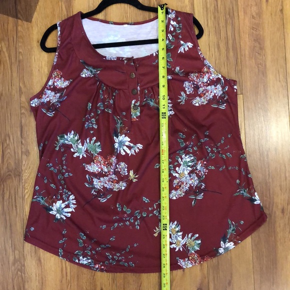 Sleeveless floral Henley-style top - Picture 6 of 8